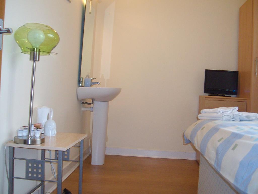 Lindhome Guest House Aberdeen Zimmer foto