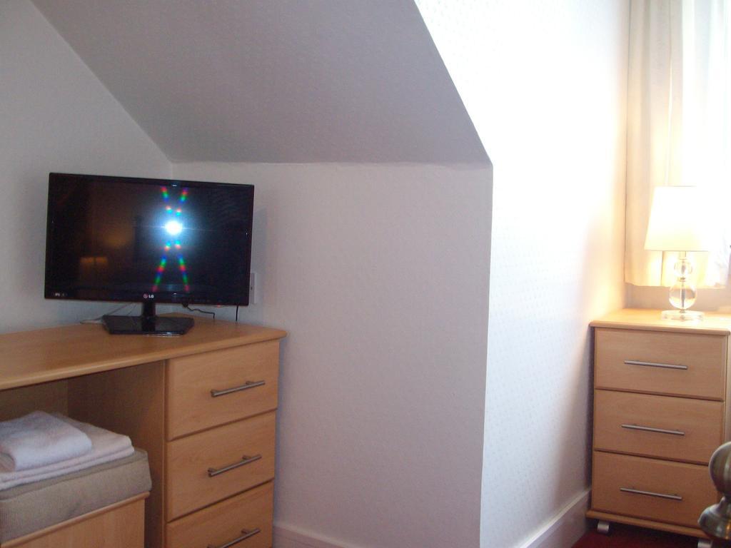 Lindhome Guest House Aberdeen Zimmer foto