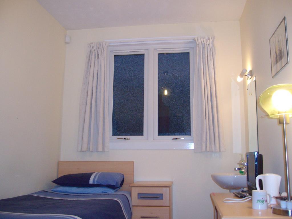 Lindhome Guest House Aberdeen Zimmer foto