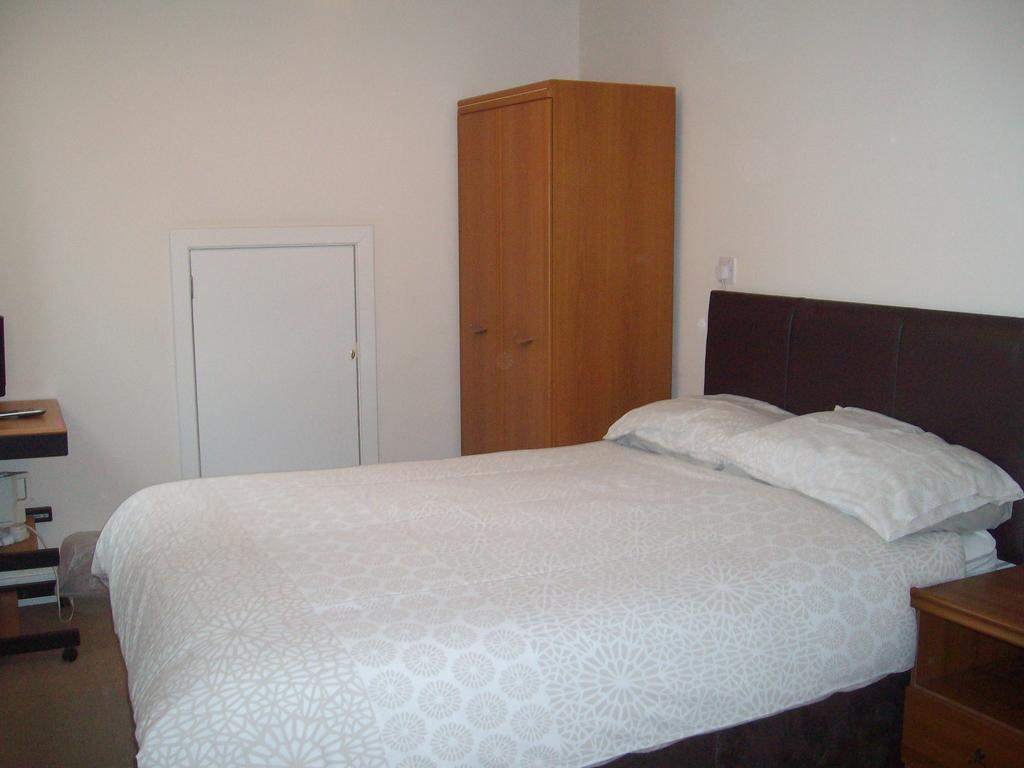 Lindhome Guest House Aberdeen Zimmer foto